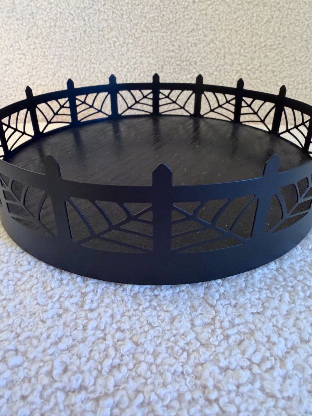 8" Black Spiderweb Tray